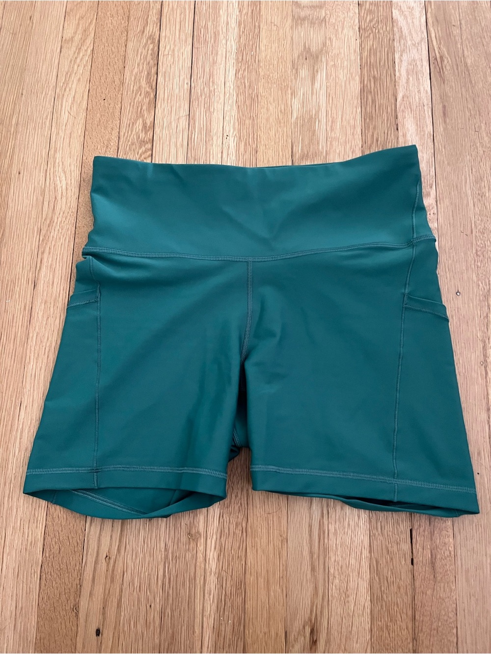 Athleta Interval Stash High Rise 5" Short Trillium Green M